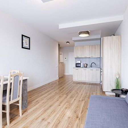 Fajny Apartament Z Parkingiem, Obok Metra. Varsó Kültér fotó