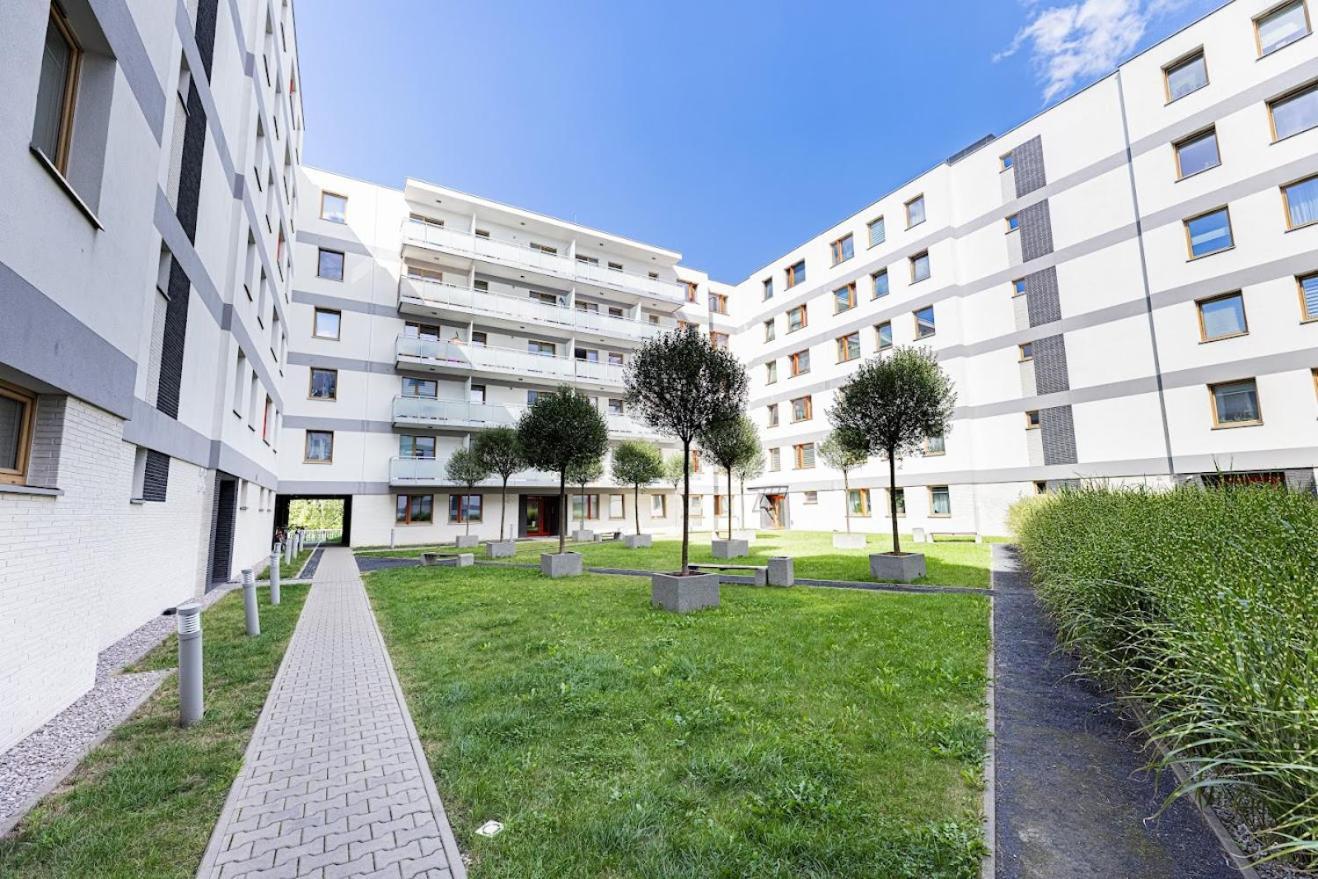 Fajny Apartament Z Parkingiem, Obok Metra. Varsó Kültér fotó
